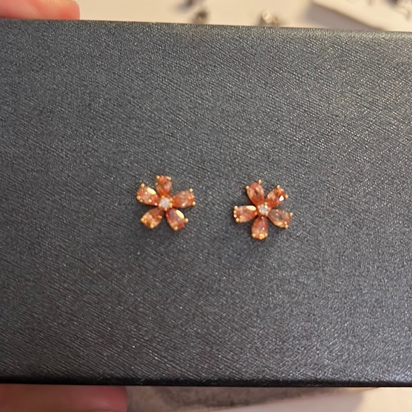 cubic zirconia rose gold flower earrings - Picture 1 of 1